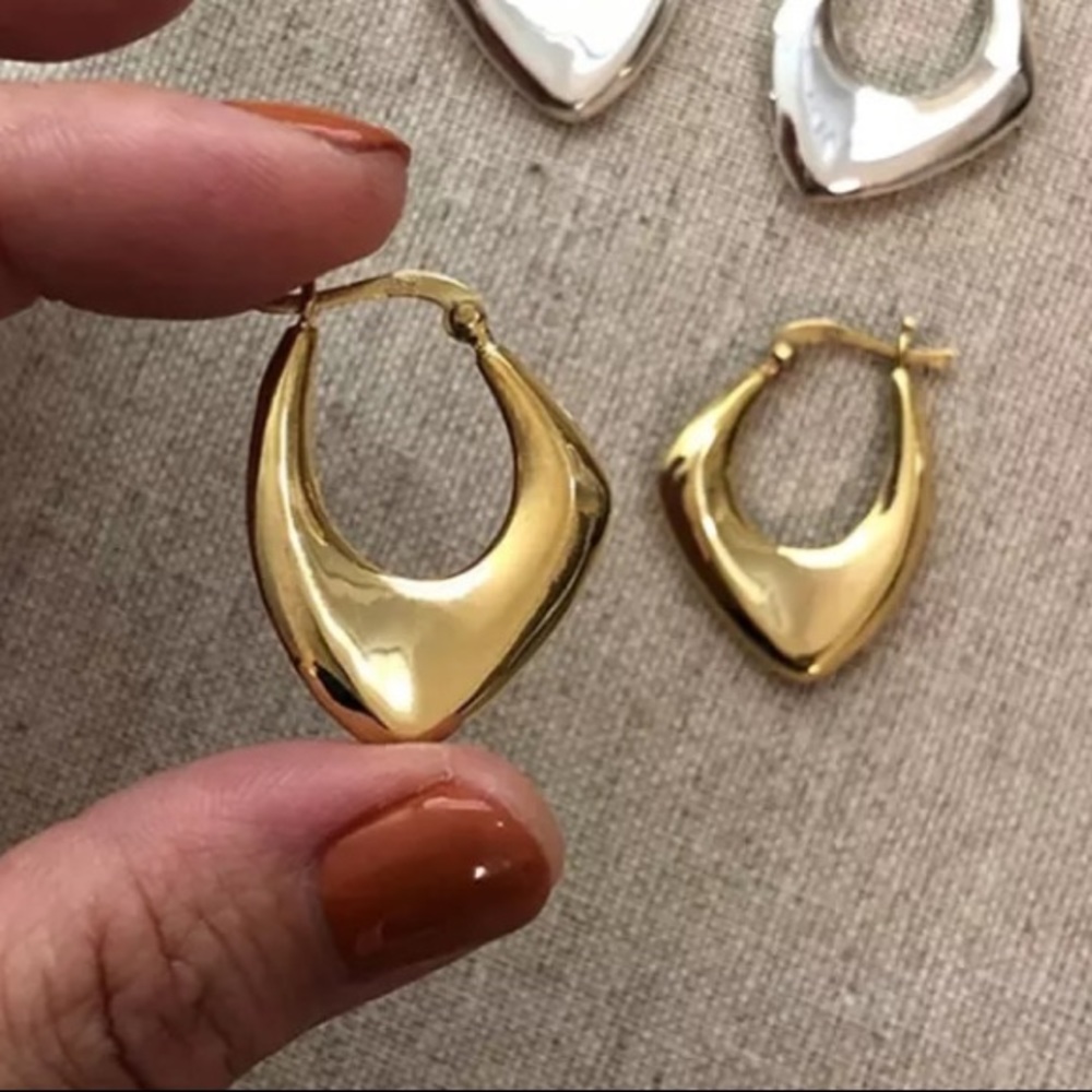 ⚡️Insta gold plated square hoop earrings - Picture 4 of 4